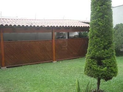 CASA COMO TERRENO en la calle Emancipación Urb. El Derby de Monterrico SURCO