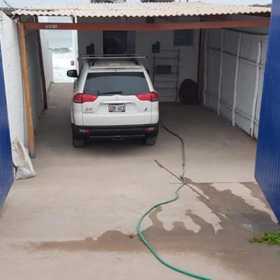 VENDO BELLISIMA CASA BORDE MAR EN  PULPOS, LA BARCA