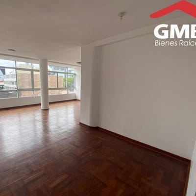 VENTA DE DPTO. REMODELADO 3 DORM. SAN ISIDRO, ALTURA CUADRA 24 DE SALAVERRY