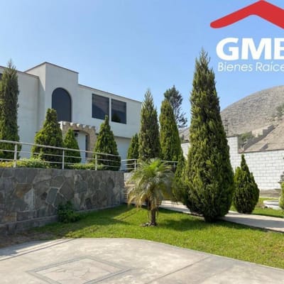 VENTA DE CASA EN LA PLANICIE SEGUNDA ETAPA, 3 DORM C/U C/BAÑO, PISCINA
