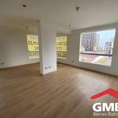 VENTA DE DUPLEX DE ESTRENO EN BARRANCO, 3 D, AMPLIA TERRAZA, ESCRITORIO