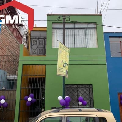 VENTA DE CASITA DOS PLANTAS CON AZOTEA EN BARRANCO