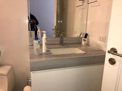 VENDO O ALQUILO BELLO DPTO MODERNO CON JARDIN ACABADOS A1