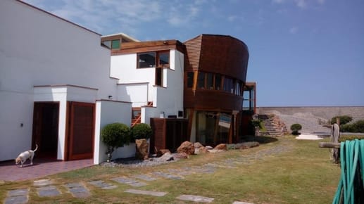 lindo lugar frente al mar