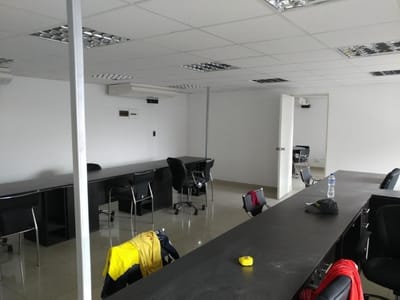 VENDO OFICINA EN MIRAFLORES