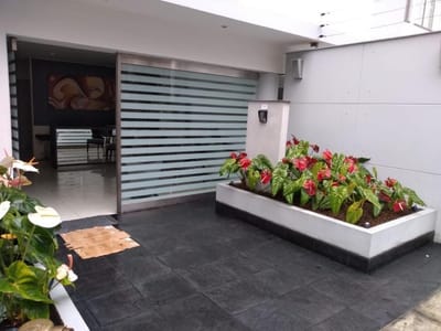 LINDO DPTO AMOBLADO EN VENTA O ALQUILER EN SAN ISIDRO