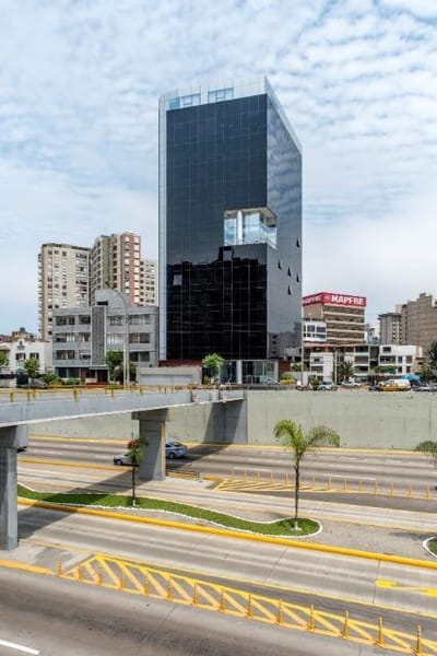 ALQUILO AMPLIA OFICINA EN MIRAFLORES