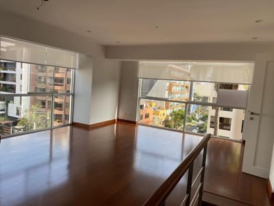 SE VENDE MODERNO DUPLEX EN MIRAFLORES