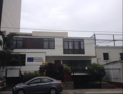 VENTA DE CASA COMO TERRENO EN SAN ISIDRO