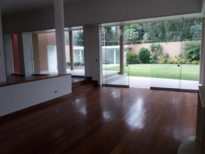 ALQUILO BONITA CASA EN LA PRADERA ZONA SUPER EXCLUSIVA DE LA MOLINA