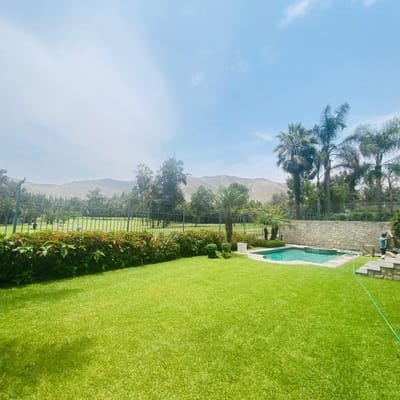 ESPECTACULAR CASA EN LA PLANICIE
