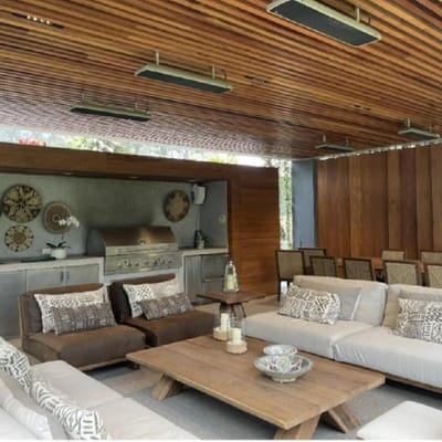 Casa en La Planicie - Tiene un amplio jardín lleno de vida, orientado a las canchas de golf