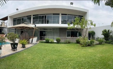 ESPECTACULAR CASA EN CAMACHO