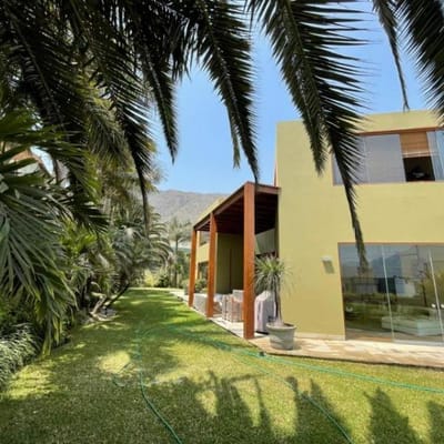 EXCLUSIVA CASA EN CONDOMINIO CERRADO