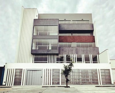 Edificio para Oficinas de Cinco pisos y Dos Sotanos - Surco