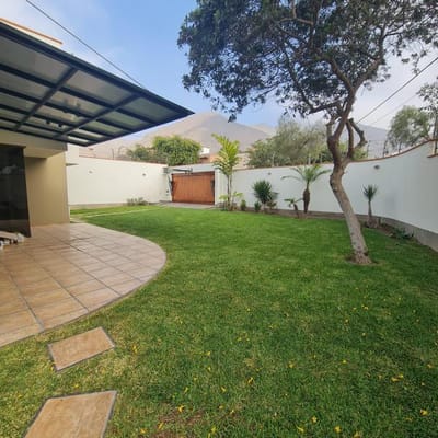 Casa Independiente en Rinconada del Lago 600m2