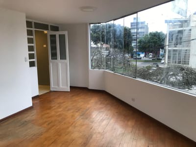 VENDO OPORTUNIDAD EN MIRAFLORES TORRE TAGLE