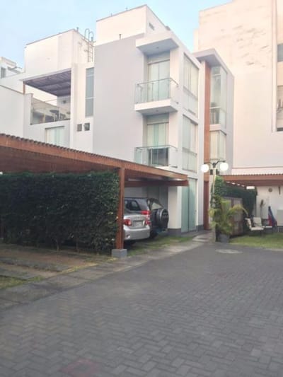 VENDO CASA EN CONDOMINIO ESPALDA DEL COLEGIO FRANCO PERUANO