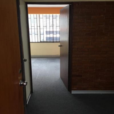 ALQUILO  OFICINA MIRAFLORES S/ 1,500, AV BENAVIDES 40 M2