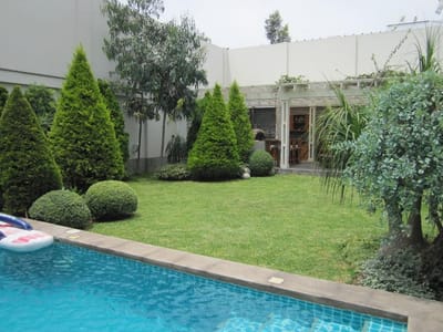 CASA  LINDA ARQUITECTURA  - VENDO SAN ISIDRO