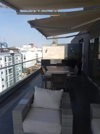 MIRAFLORES AMPLIO Y LINDO DPTO DUPLEX EN 7MO PISO CON VISTA A CALLE Ref. cerca Av. Angamos y a la Cl