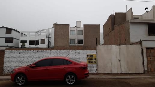 LA MOLINA TERRENO FRENTE A PARQUE ZONA RESIDENCIAL