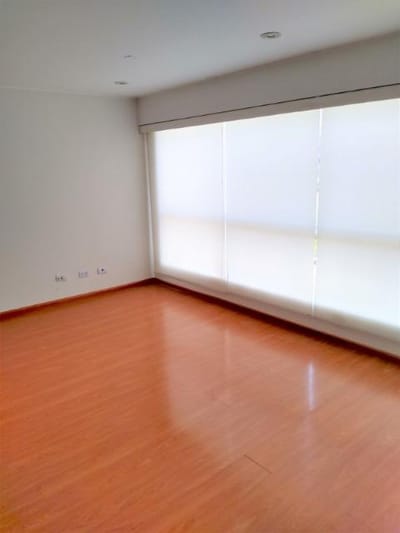 SURCO ZONA TRANQUILA DEPARTAMENTO DE DOS DORMITORIOS SIN MUEBLES VISTA A LA CALLE