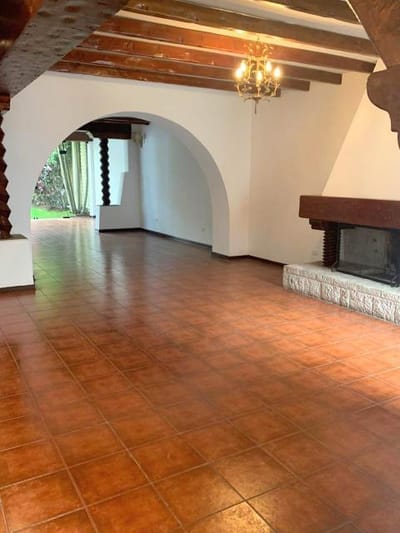 MIRAFLORES LIMITE SAN ISIDRO LINDA Y ACOGEDORA CASA REMODELADA DE 3 PLANTAS EXCELENTE UBICACIÓN