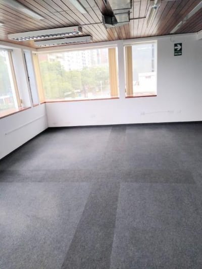 MIRAFLORES ALQUILER DE OFICINA IMPLEMENTADA A MEDIA CDRA DE AV PARDO CERCA VIVANDA