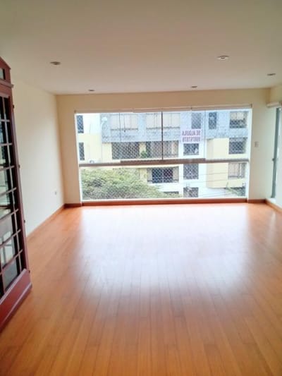 MIRAFLORES LIMITE SURCO UBICACIÓN CENTRICA DEPARTAMENTO 2DORM A MEDIA CUADRA DE PARQUE