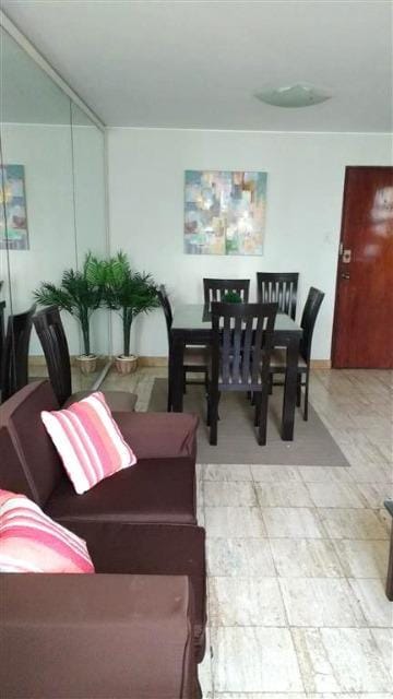 MIRAFLORES ZONA SUPER CENTRICA DEPARTAMENTO 2DORM AMOBLADO VISTA CALLE