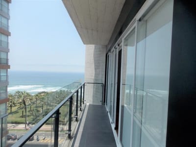 MIRAFLORES A MEDIA CUADRA DEL MALECÓN VISTA LATERAL AL MAR ESTRENO 2DORM