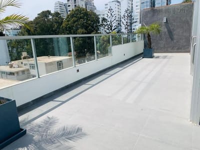 SAN ISIDRO ESPECTACULAR PENTHOUSE DUPLEX CON GRAN TERRAZA Y AMBIENTES AMPLIOS Y MUY ILUMINADOS