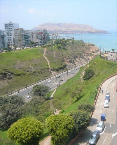 MIRAFLORES VISTA MALECON Y A MAR CERCA PARQUES DPTO 2 DORM, AMOBLADO