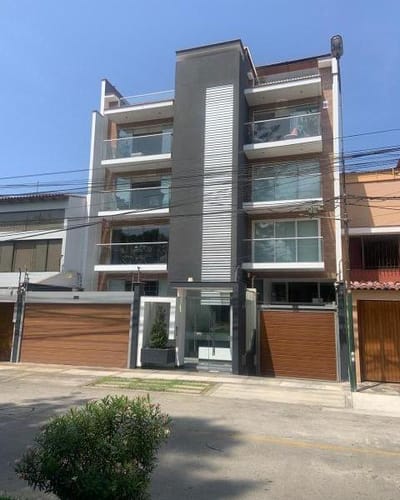 MODERNO DUPLEX EN ER PISO ELEVADO FRENTE A PARQUE