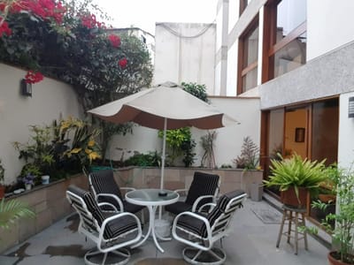 VENDO BONITO Y BIEN UBICADO DEPARTAMENTO EN 1ER PISO EN MIRAFLORES