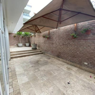 CHACARILLA ALQUILO LINDO PRIMER PISO CON GRAN TERRAZA FRENTE A PARQUE
