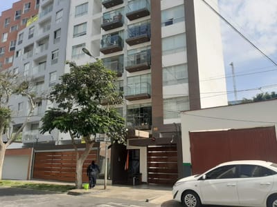 ALQUILO AMPLIO DPTO DE 1 DORM AMOBLADO + ESTAC