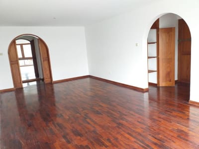 DEPARTAMENTO CÓMODO, AMPLIO E ILUMINADO