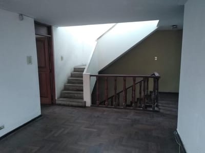 CASA PARA REMODELAR BUENA UBICACIÓN