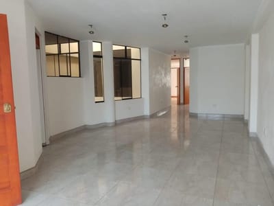 LINDO DEPARTAMENTO DE ESTRENO MUY BIEN UBICADO