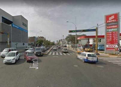 Local Comercial en Av. Iquitos - La Victoria