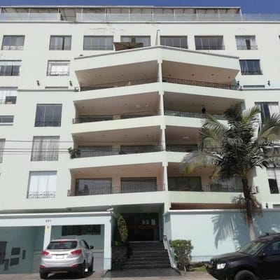 Alquiler de Departamento Quinto Piso amoblado en San Isidro