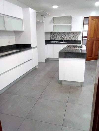 AMPLIO DEPARTAMENTO  EN CASUARINAS BAJA