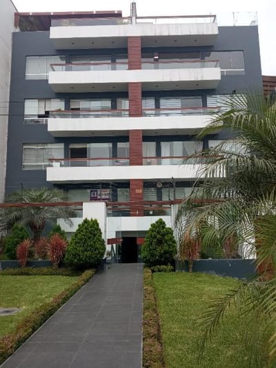 Excelente duplex en Chacarilla frente al Pentagonito