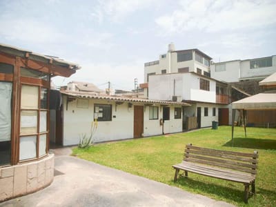 Se Vende o Alquila casa para oficina a una cuadra de Av la molina con Jv pradro