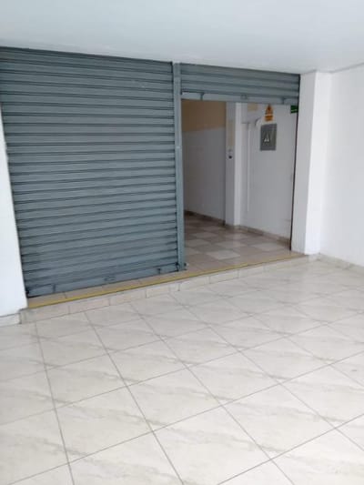Local comercial av constructores - La Molina