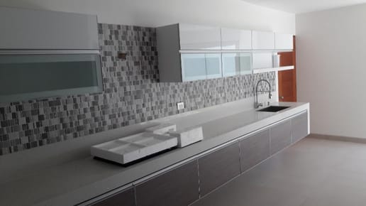 ESPECTACULAR CASA ESTRENO - FONDO PARQUE PRIVADO