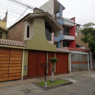 LINDA CASITA EN SANTIAGO DE SURCO