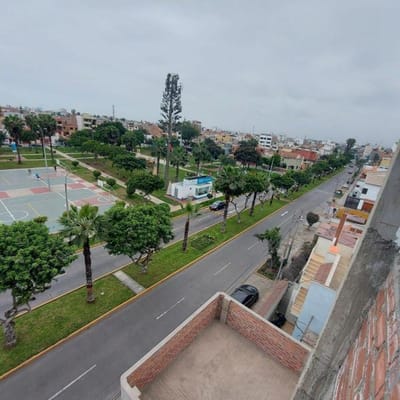 DEPARTAMENTO EN VENTA EN 5TO PISO CON BALCONES EN LA AV. PRIMAVERA